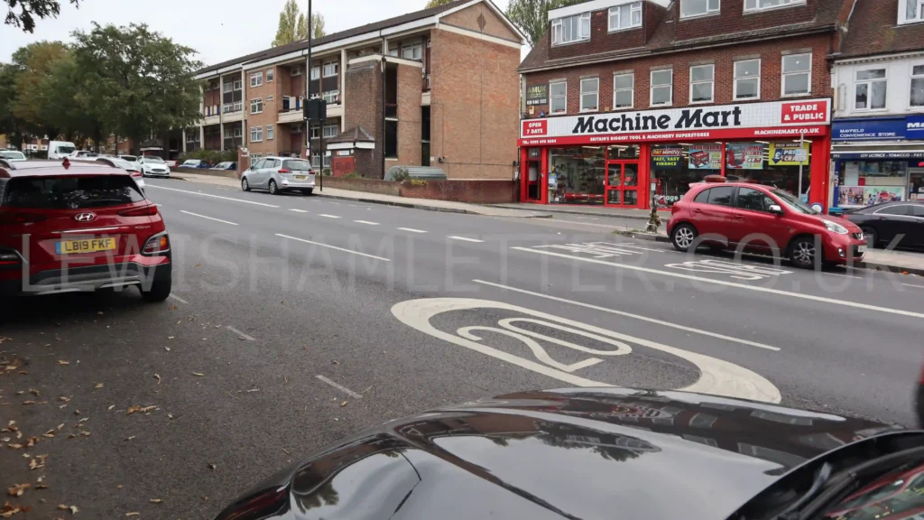 Bus lane in Southend Lane